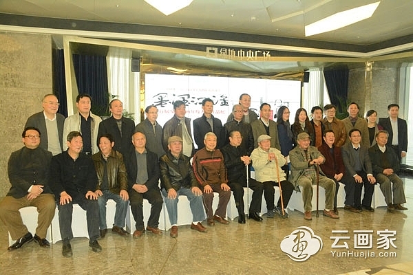 我院院长魏兴无荣幸获得安徽省书画年度人物提名奖。
